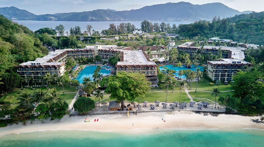 Naithonburi Beach Resort (Наитонбури Бич Резорт) — уютный 4-звёздочный отель на пляже Найтон, Пхукет, Таиланд