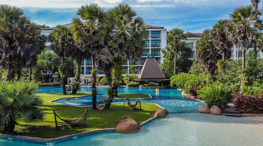 Naithonburi Beach Resort (Наитонбури Бич Резорт) — уютный 4-звёздочный отель на пляже Найтон, Пхукет, Таиланд